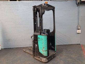Stand-on pallet stacker Caterpillar NSR16N