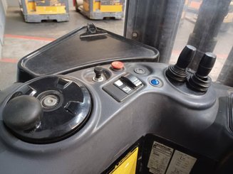 Stand-on pallet stacker Caterpillar NSR16N