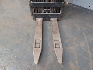 Stand-on pallet stacker Caterpillar NSR16N