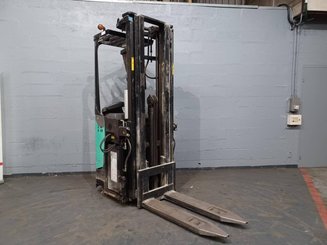 Stand-on pallet stacker Caterpillar NSR20N