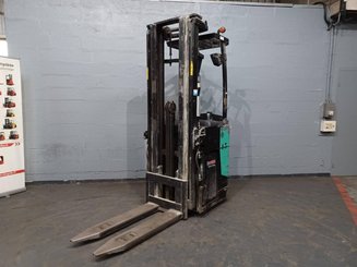 Stand-on pallet stacker Caterpillar NSR20N