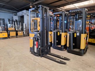 Stand-on pallet stacker Caterpillar NSR16N