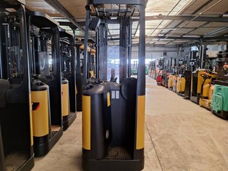 Stand-on pallet stacker Caterpillar NSR16N