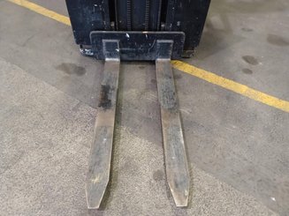 Man-up order picker Caterpillar NOH10N