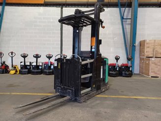 Man-up order picker Caterpillar NOH10N