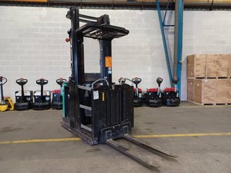 Man-up order picker Caterpillar NOH10N