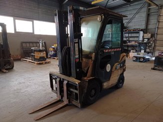 Four wheel front forklift Caterpillar GP18N2 - 1