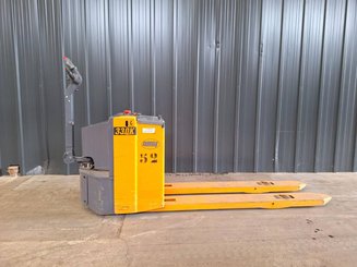 Pedestrian pallet truck OMG 330K - 4