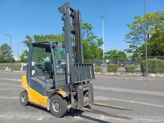 Four wheel front forklift Jungheinrich TFG425500ZT