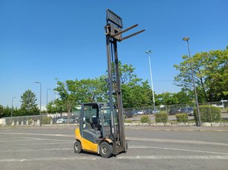 Four wheel front forklift Jungheinrich TFG425500ZT