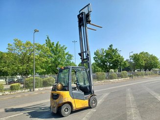 Four wheel front forklift Jungheinrich TFG425500ZT