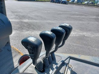 Four wheel front forklift Jungheinrich TFG425500ZT