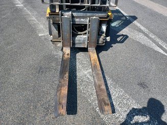 Four wheel front forklift Jungheinrich TFG425500ZT
