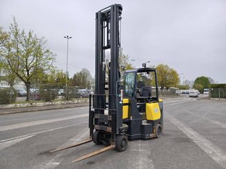 Articulated forklift Aisle Master 20whe