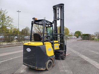 Articulated forklift Aisle Master 20whe