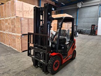 Four wheel front forklift Hangcha XF25G-2