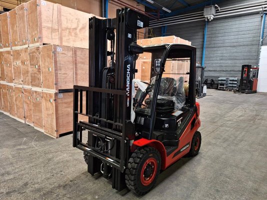 Four wheel front forklift Hangcha XF25G-2 - 1