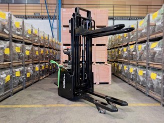 Stacker truck with folding platform Hangcha CDD16-AC2S-LI
