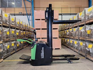 Stacker truck with folding platform Hangcha CDD16-AC2S-LI