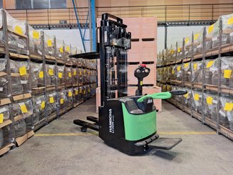 Stacker truck with folding platform Hangcha CDD16-AC2S-LI