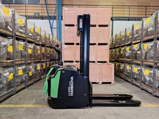 Stacker truck with folding platform Hangcha CDD16-AC2S-LI