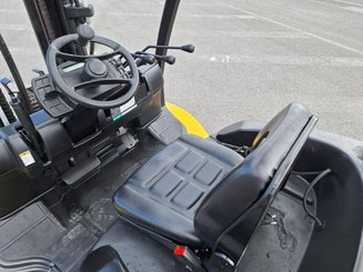 Four wheel front forklift Yale GDP70VX - 14