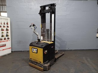 Pedestrian pallet stacker Caterpillar NSV16Ni
