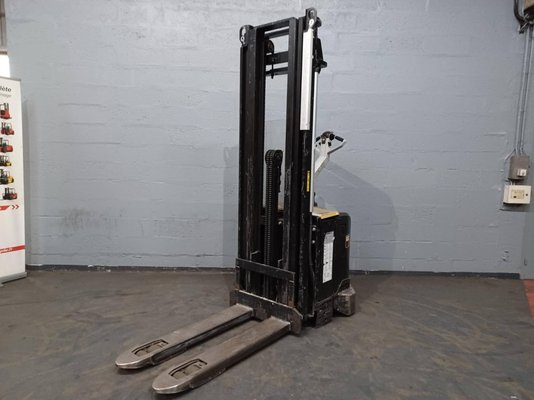 Pedestrian pallet stacker Caterpillar NSV16Ni - 1