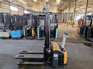 Pedestrian pallet stacker Caterpillar NSP16NI