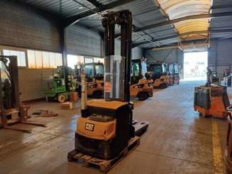Pedestrian pallet stacker Caterpillar NSP16N2I