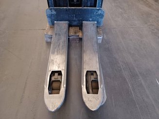 Pedestrian pallet stacker Caterpillar NSP16N2I