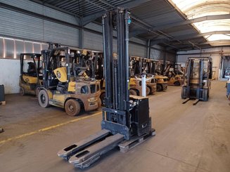 Pedestrian pallet stacker Caterpillar NSP16N2I
