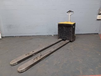 Pedestrian pallet truck Caterpillar NPP20N2