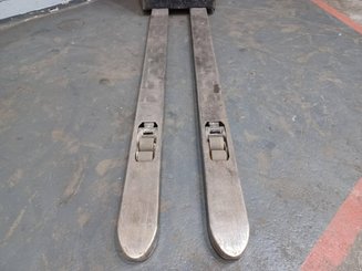 Pedestrian pallet truck Caterpillar NPP20N2
