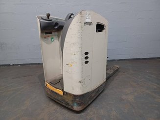 Stand-on pallet truck Crown RT4020-2.0