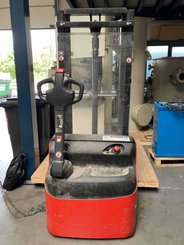 Pedestrian pallet stacker Loc A12ETDVC29 - 1