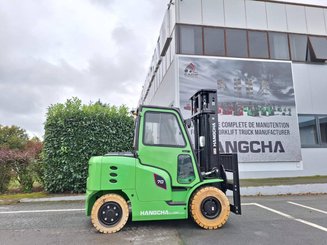 Four wheel front forklift Hangcha X70i