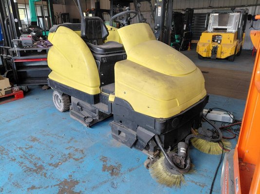 Walk-behind scrubber dryer Kärcher BD100/25 - 1