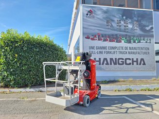 Vertical lift platform Hangcha HV110D