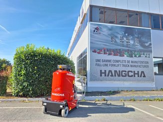 Vertical lift platform Hangcha HV110D