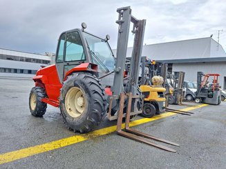 All-terrain forklift Manitou M30.2