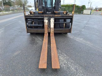 Four wheel front forklift Yale GDP140EC