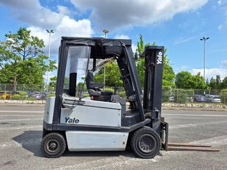 Four wheel front forklift Yale ERP30