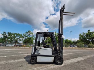 Four wheel front forklift Yale ERP30 - 7