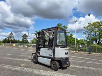Four wheel front forklift Yale ERP30 - 3