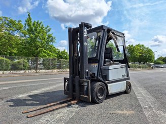 Four wheel front forklift Yale ERP30 - 1