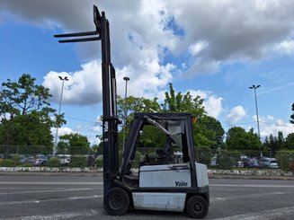 Four wheel front forklift Yale ERP30