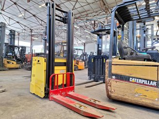 Stand-on pallet stacker Hyster S1.5S