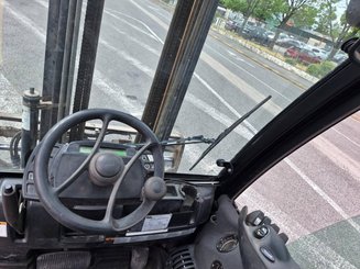 Four wheel front forklift Yale GDP35VX
