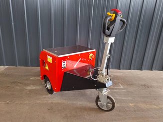 Tow tractor STI PTA1 - 4